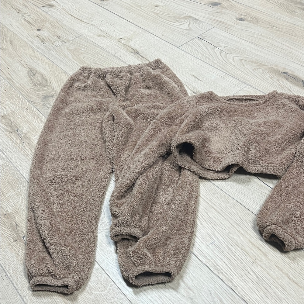 SHEIN Brown Fleece Pajama Set